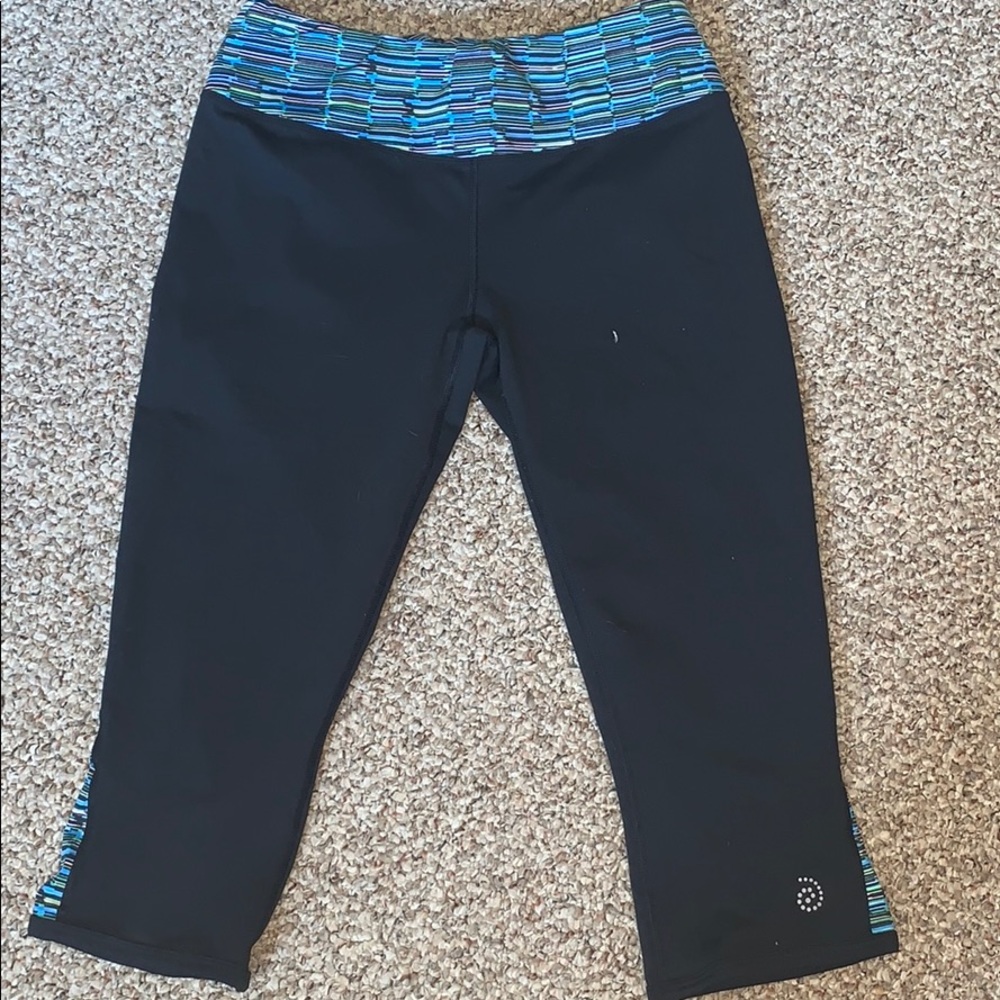 Capri Leggings (S)